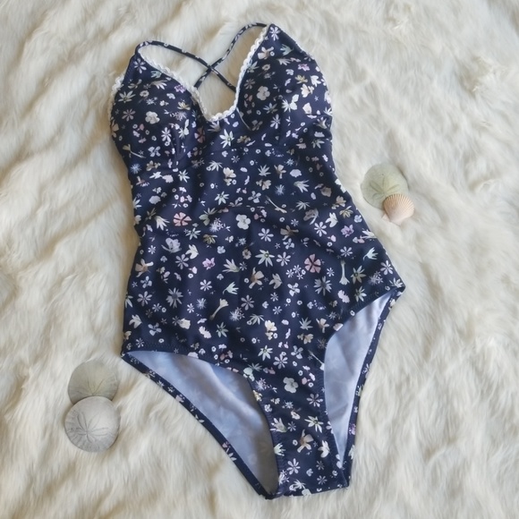 *SOLD* Super Cute Swim Bundle - Picture 3 of 6